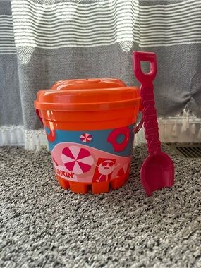 Limited Edition Dunkin Munchkin Beach Bucket